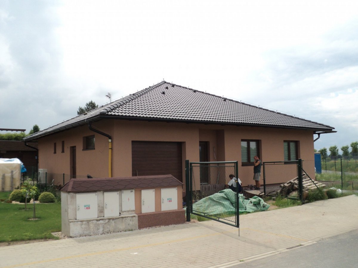 Přízemní bungalov 4+1 s garáží - 098 - DSC02453